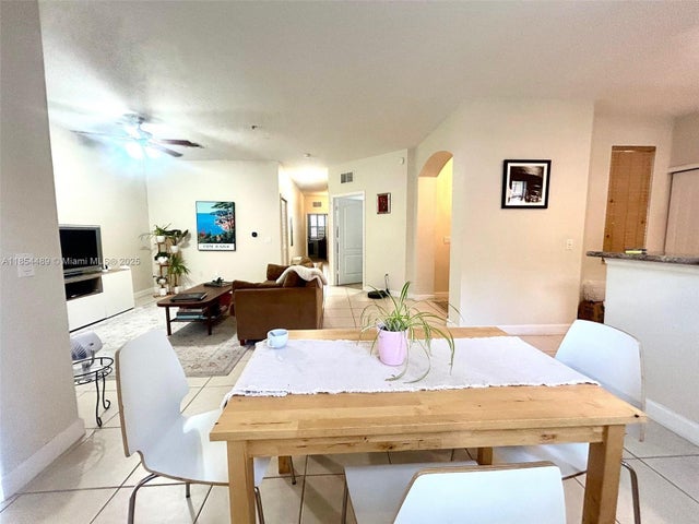 4 of 28 - 1104 Shoma Dr, Royal Palm Beach, FL