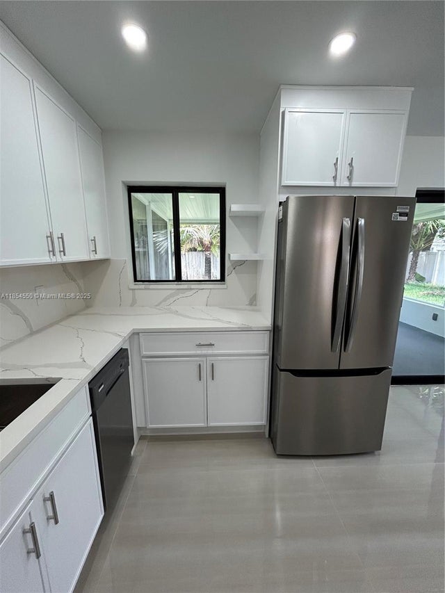 4 of 11 - 2917 Nw 6th Ave, Wilton Manors, FL