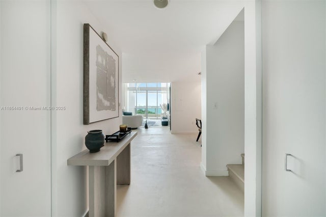 1 of 31 - 900 Biscayne Blvd 905, Miami, FL