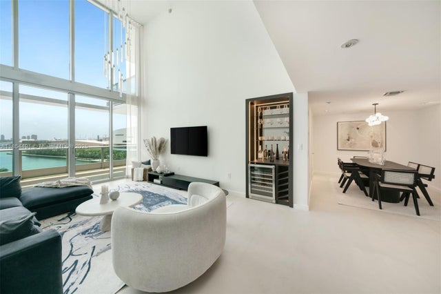 3 of 31 - 900 Biscayne Blvd 905, Miami, FL