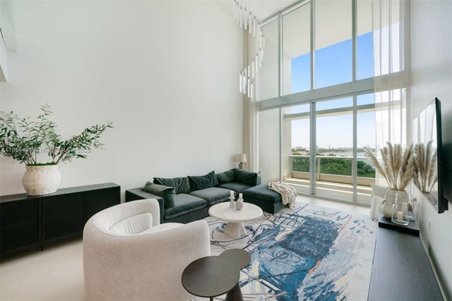 5 of 31 - 900 Biscayne Blvd 905, Miami, FL