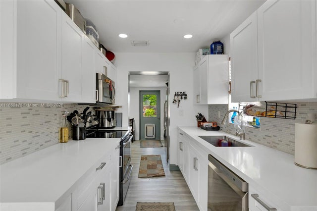4 of 24 - 1417 Sw 41st Ave, Fort Lauderdale, FL