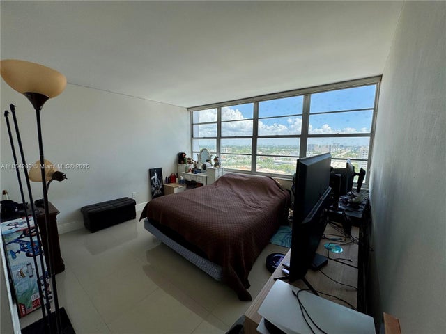 5 of 31 - 18011 Biscayne Blvd 1802, Aventura, FL