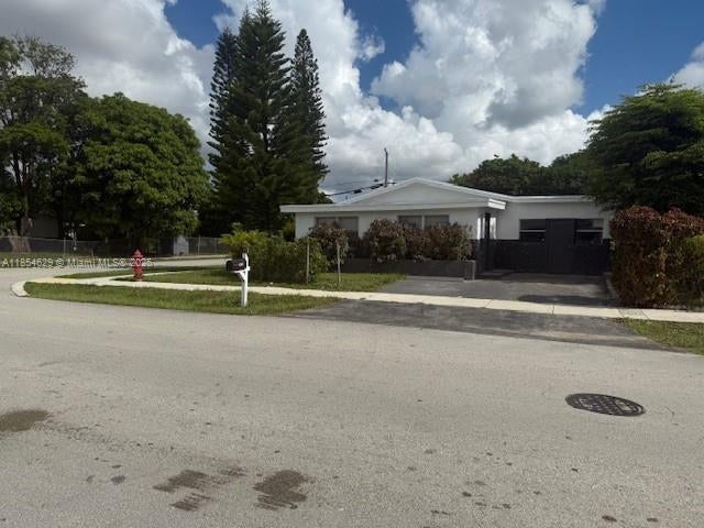 1 of 14 - 3025 Nw 11th St, Fort Lauderdale, FL