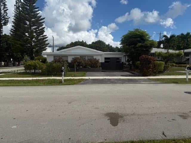 2 of 14 - 3025 Nw 11th St, Fort Lauderdale, FL