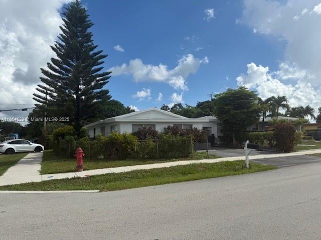 4 of 14 - 3025 Nw 11th St, Fort Lauderdale, FL