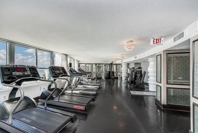 5 of 17 - 1100 West Ave 425, Miami Beach, FL