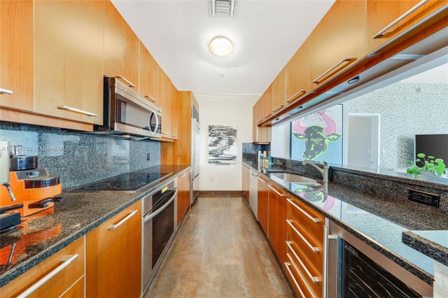 5 of 16 - 901 Brickell Key Blvd 3002, Miami, FL