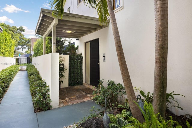 1 of 25 - 6650 Sw 71st Ln 3, South Miami, FL