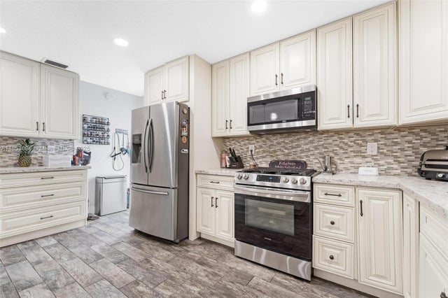 5 of 46 - 6571 Sw 56th St, Davie, FL