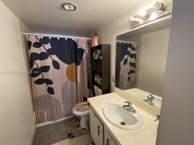 2 of 7 - 4174 Inverrary Dr Apt 1015 1015, Lauderhill, FL