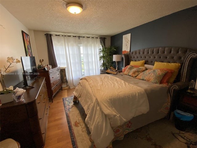 5 of 7 - 4174 Inverrary Dr Apt 1015 1015, Lauderhill, FL