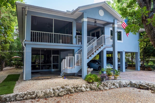 1 of 35 - 207 Sunset Blvd, Key Largo, FL