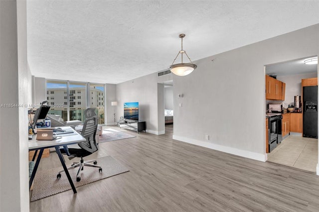 4 of 27 - 3000 S Ocean Dr 1210, Hollywood, FL