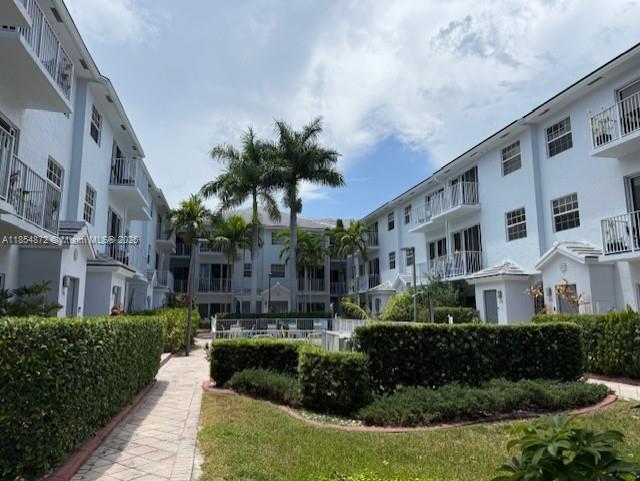 1 of 13 - 2725 Ne 8th Ave, Wilton Manors, FL