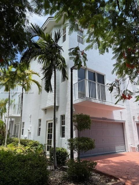 2 of 13 - 2725 Ne 8th Ave, Wilton Manors, FL
