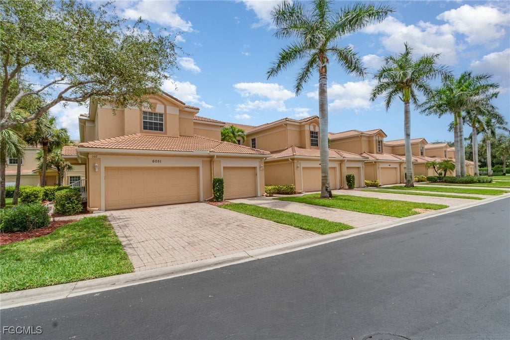 6051 Jonathans Bay Cir 101, Fort Myers