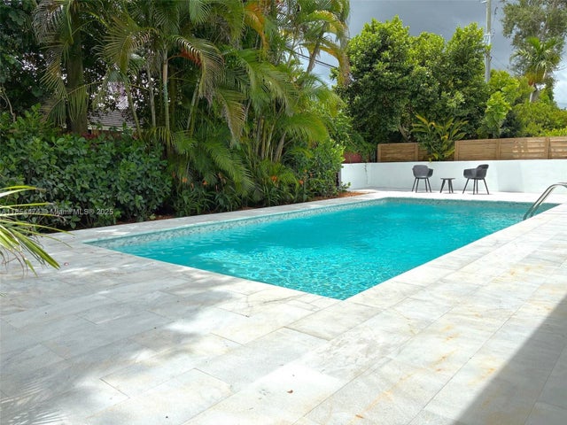 1 of 25 - 4430 Sw 11th St, Miami, FL