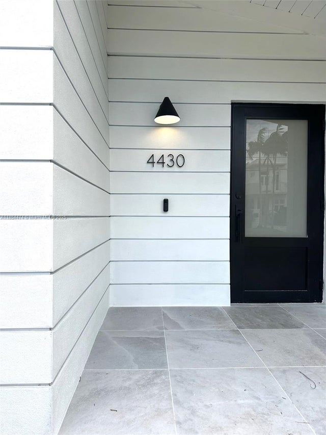 3 of 25 - 4430 Sw 11th St, Miami, FL