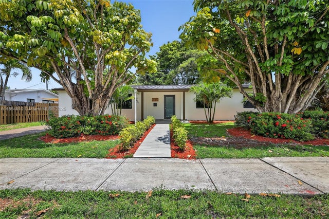 1 of 30 - 5711 Sw 92nd Ave, Miami, FL