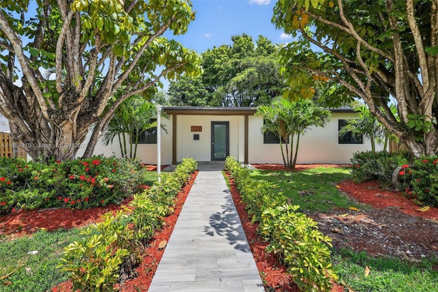 2 of 30 - 5711 Sw 92nd Ave, Miami, FL