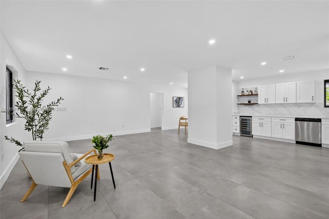 5 of 30 - 5711 Sw 92nd Ave, Miami, FL