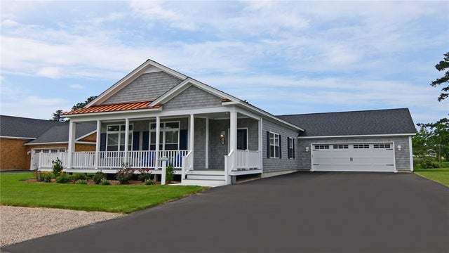 529 South Shore Village Blvd # E13, South Kingstown