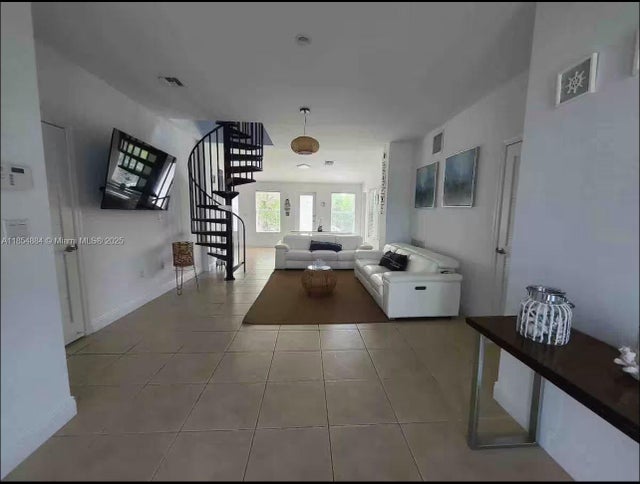 4 of 22 - 350 Hazel St, Key Largo, FL
