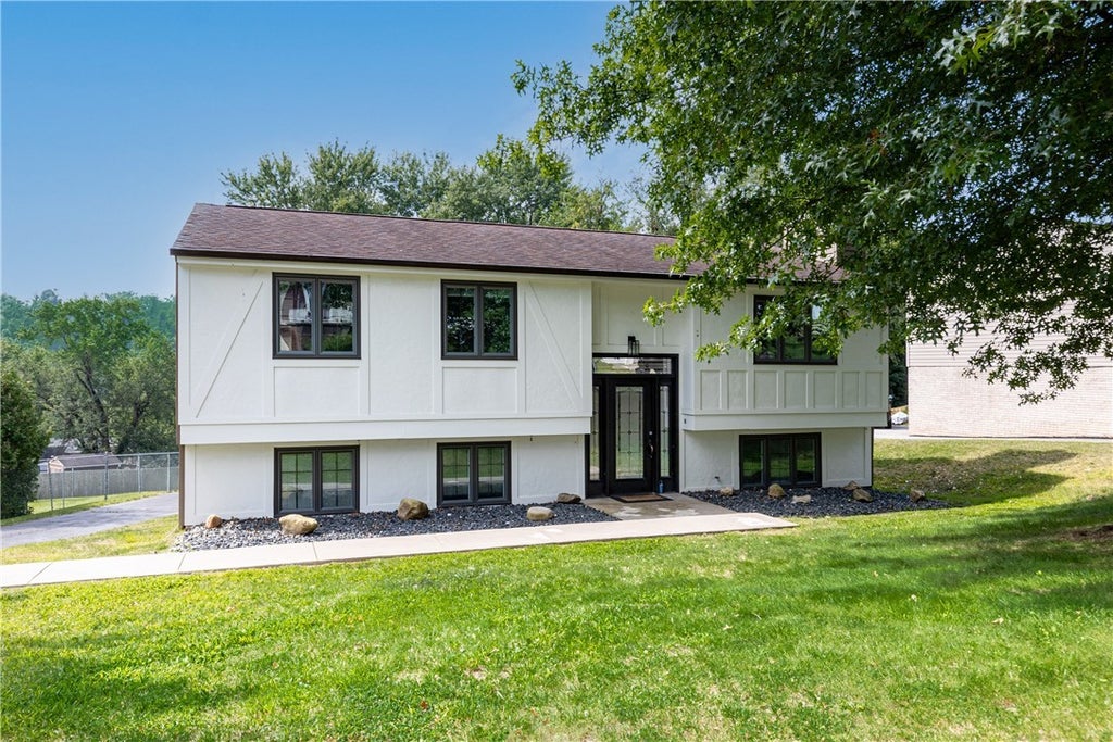 230 Dodd Drive, South Strabane