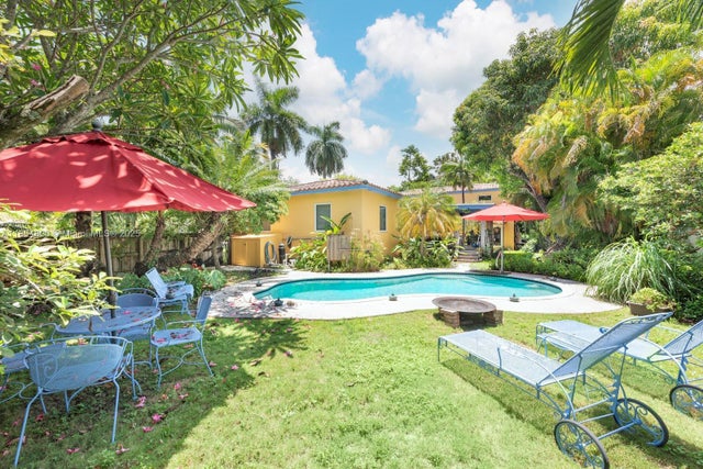 2 of 30 - 855 Ne 111th St, Biscayne Park, FL