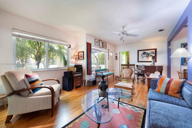 4 of 30 - 855 Ne 111th St, Biscayne Park, FL