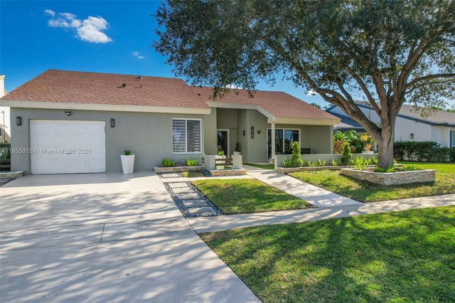 1 of 40 - 16780 Redwood Way, Weston, FL