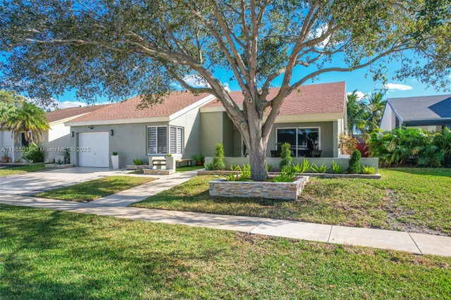 3 of 40 - 16780 Redwood Way, Weston, FL