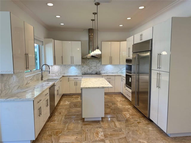 4 of 55 - 10600 Sw 69th Ave, Pinecrest, FL