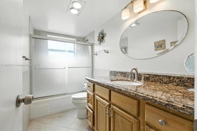 2 of 28 - 61 Somerset C 61, West Palm Beach, FL