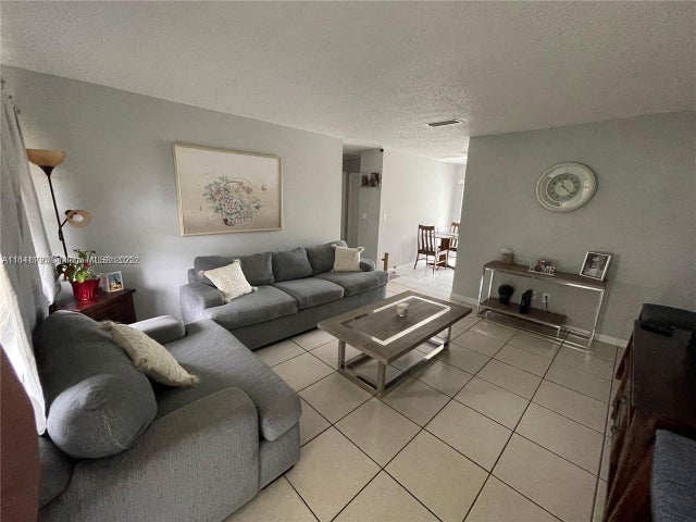 2 of 9 - 128 Westglen Dr, Fort Pierce, FL