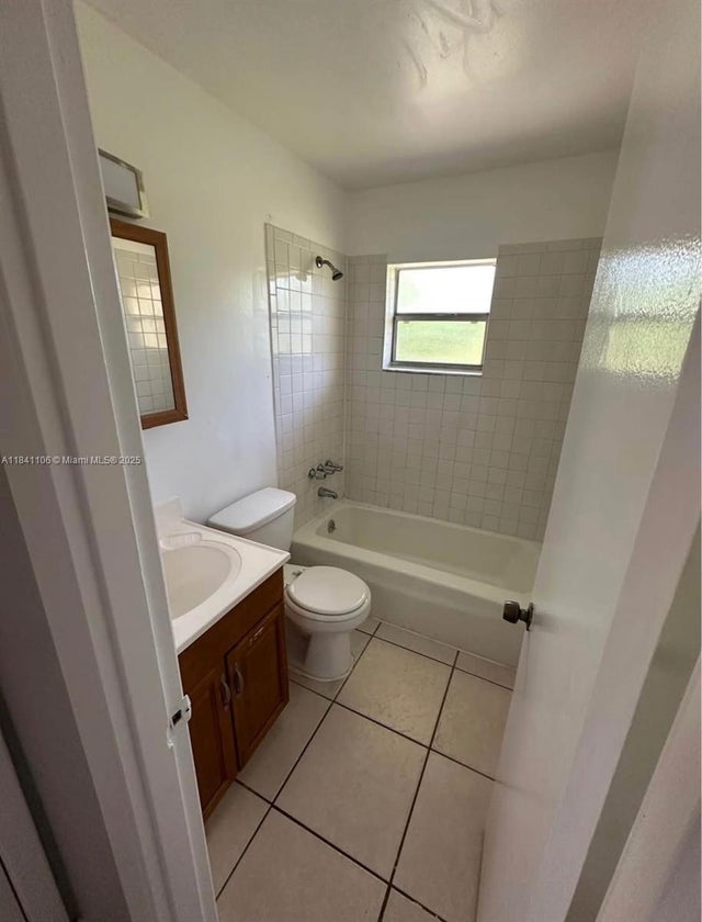 5 of 9 - 128 Westglen Dr, Fort Pierce, FL
