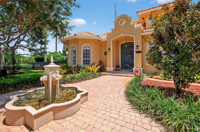 5 of 75 - 8920 Sw 162nd Ter, Palmetto Bay, FL