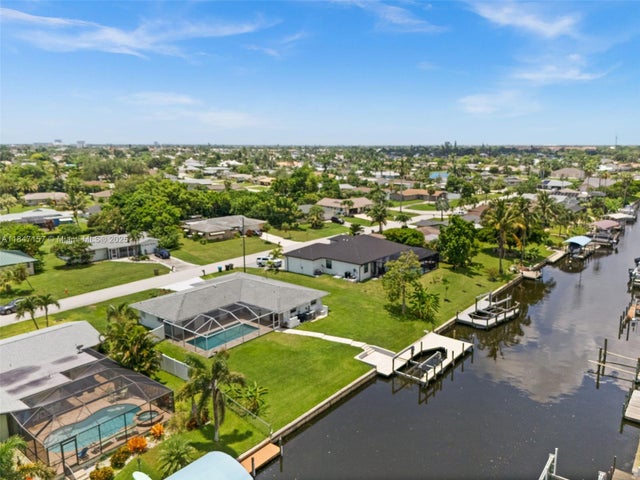 4 of 50 - 4419 Se 13th Pl, Cape Coral, FL