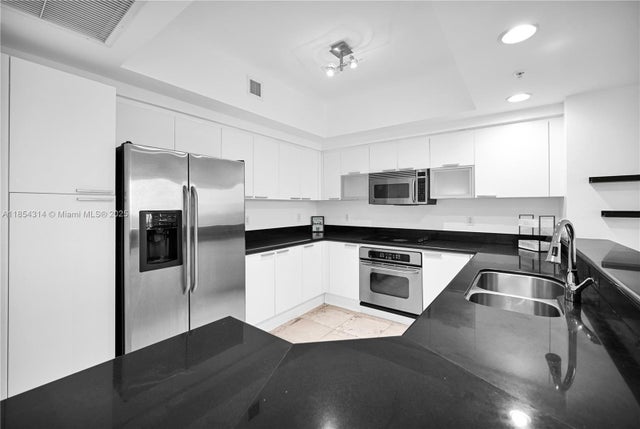 4 of 44 - 15051 Royal Oaks Ln 1605, North Miami, FL