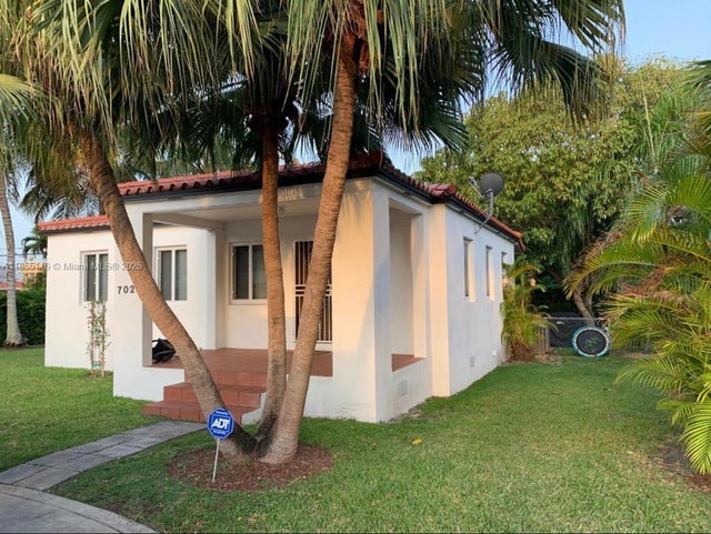1 of 11 - 702 Boabadilla St, Coral Gables, FL