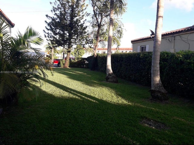 5 of 11 - 702 Boabadilla St, Coral Gables, FL
