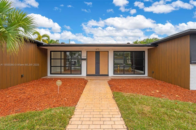 3 of 42 - 5230 Tyler St, Hollywood, FL