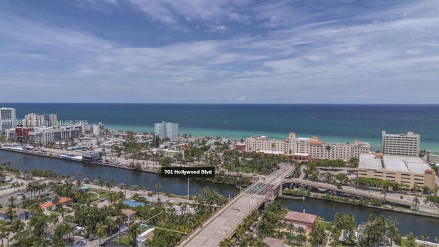 2 of 27 - 701 Hollywood Blvd, Hollywood, FL