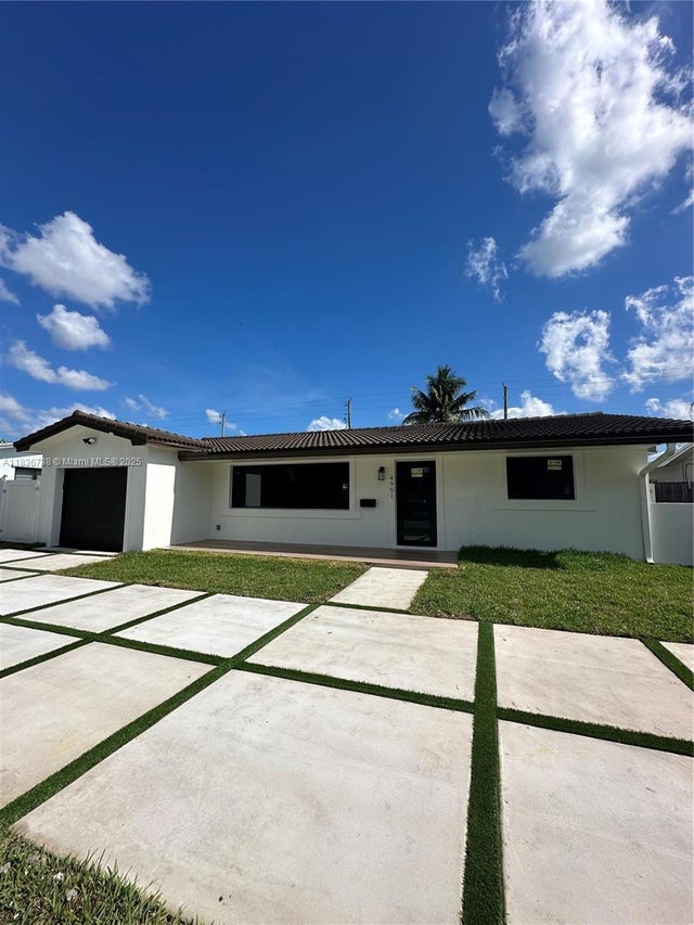 1 of 15 - 4901 Washington St, Hollywood, FL