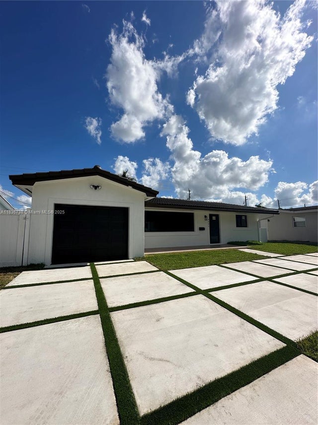 3 of 15 - 4901 Washington St, Hollywood, FL