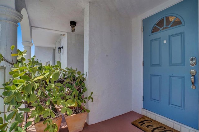 2 of 51 - 345 Virginia St, Hollywood, FL