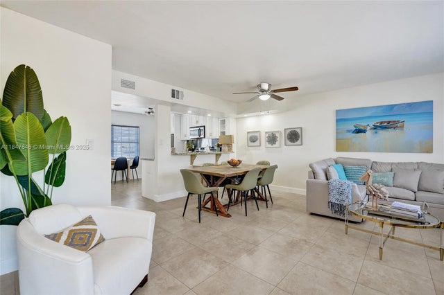 3 of 51 - 345 Virginia St, Hollywood, FL