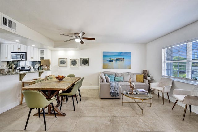 4 of 51 - 345 Virginia St, Hollywood, FL