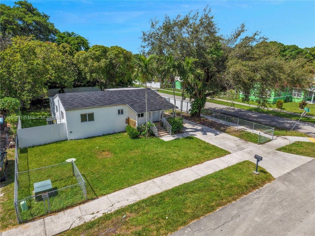 4 of 21 - 1488 Nw 101st St, Miami, FL